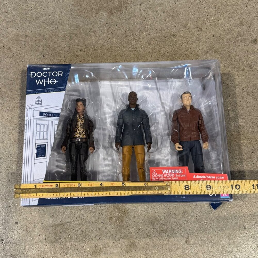 Doctor Who Friends of the Thirteenth Doctor Collector Figure Set - Picture 2 of 7